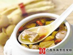 枸杞田七煲鸡汤