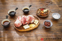 今天我们来吃大酱骨！喜欢吃肉的快来！